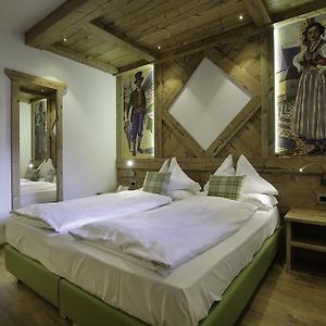 Hotel Azola